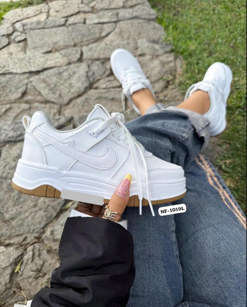 NIKE JACK