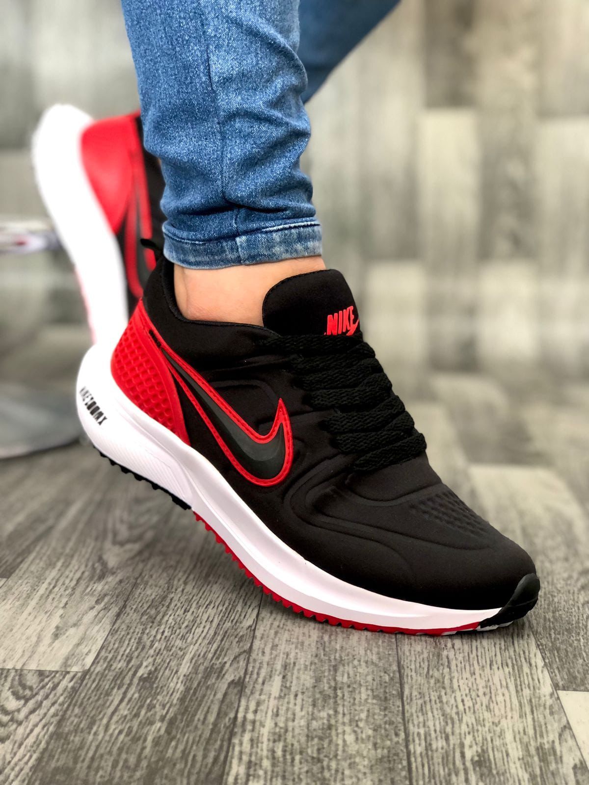 Nike Comando