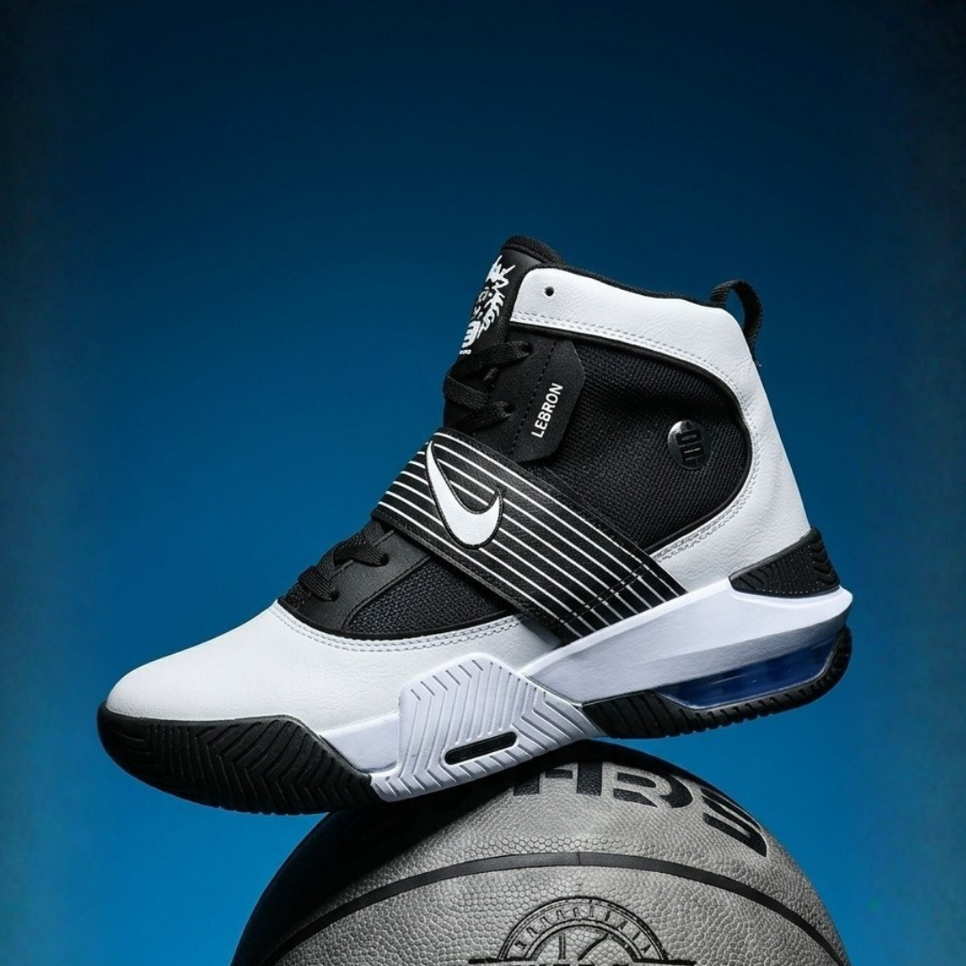 Bota Nike Lebron 16